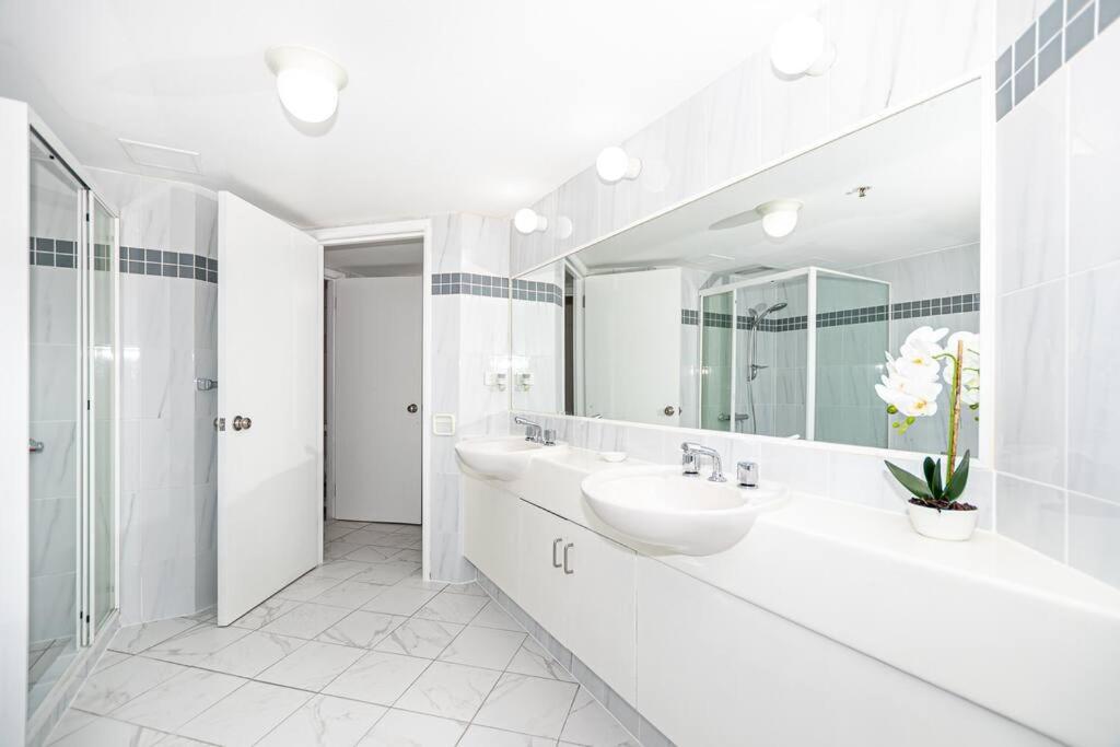 Broadbeach Victoria Square Gold Coast Exterior foto